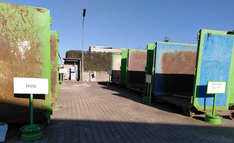 Abfallcontainer auf dem Wertstoffhof Niederküchten